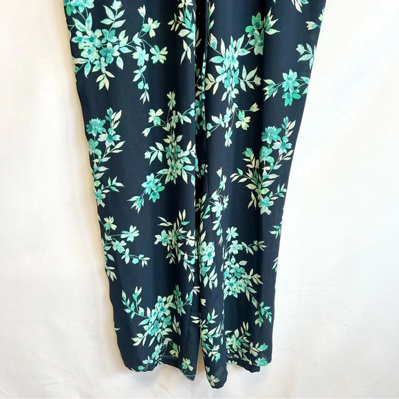 CeCe Breeze Boutique Navy Blue Floral Flutter Jumpsuit Romper Women’s Size 10 - Picture 5 of 15